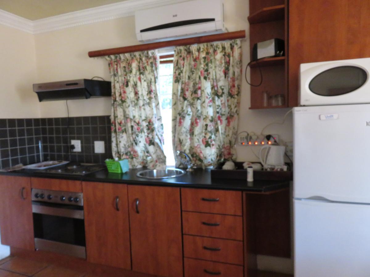 Meerhof Lodge Hartbeespoort Bagian luar foto